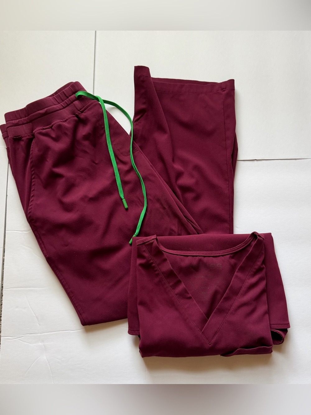 Welles Scrub Set Burgundy Size M Top and M Petite Pants
